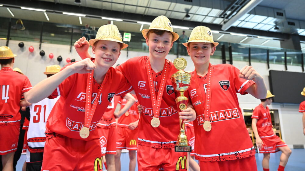 Floorball koeniz u16 schweizermeister 02