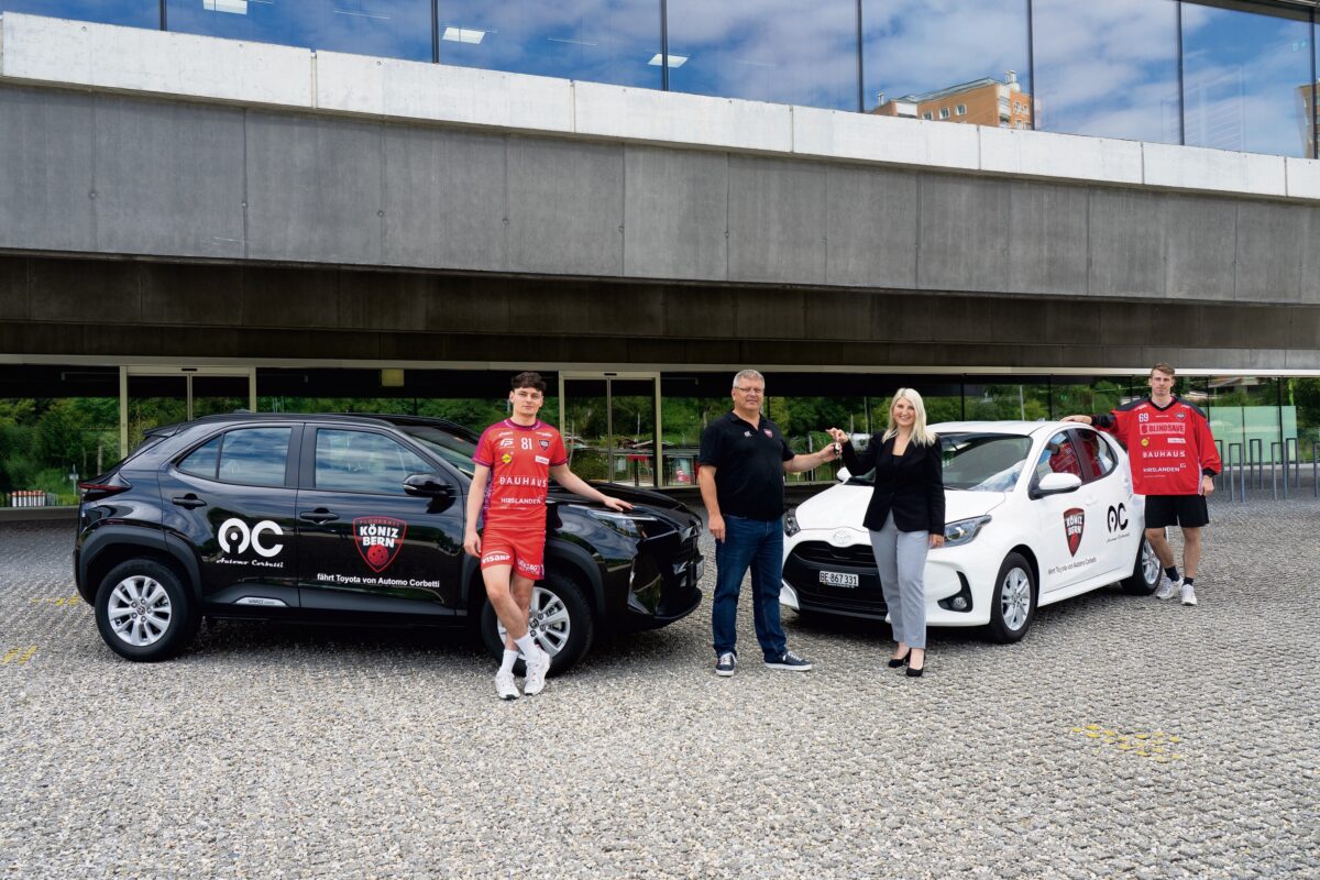 Schluesseluebergabe Floorball Koeniz klein