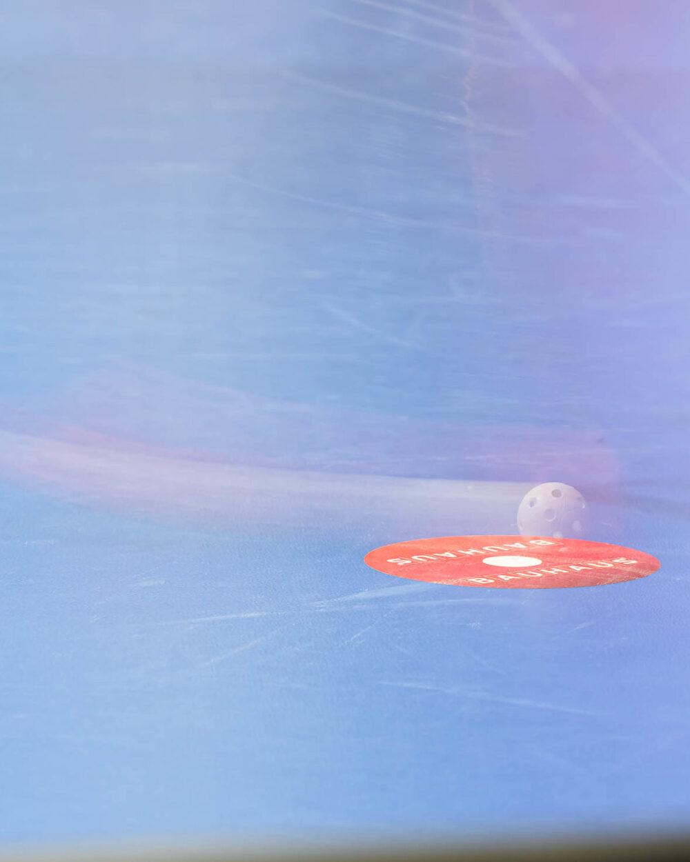 Symbolbild Ball Fuss unscharf