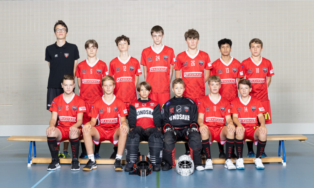 24-25_Teamfoto U16 KF rot