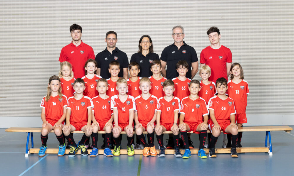 24-25_Teamfoto U10 rot