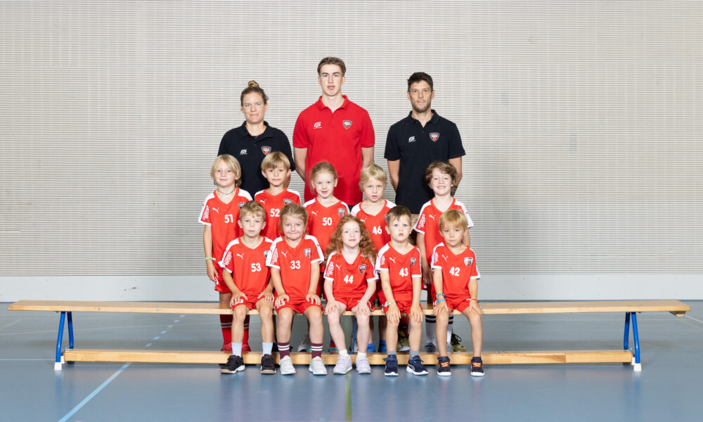 24-25_Teamfoto U8 rot